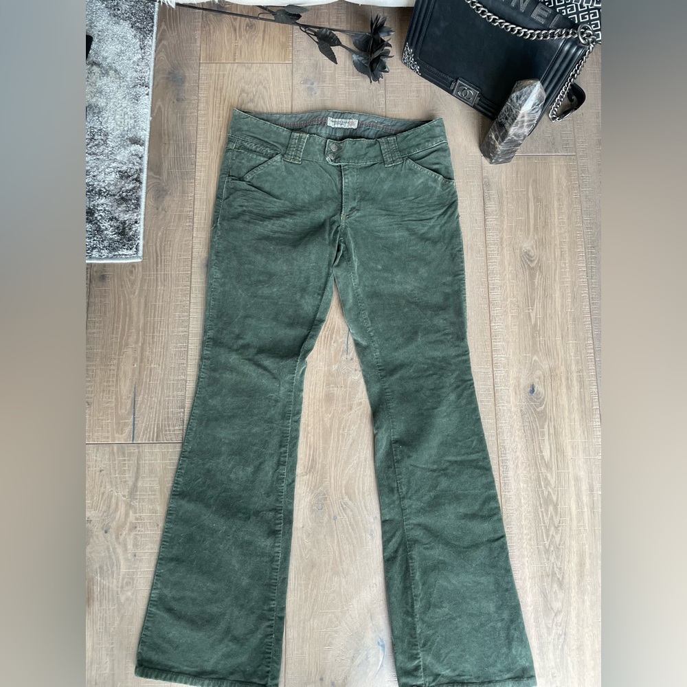 American Eagle corduroy Jean